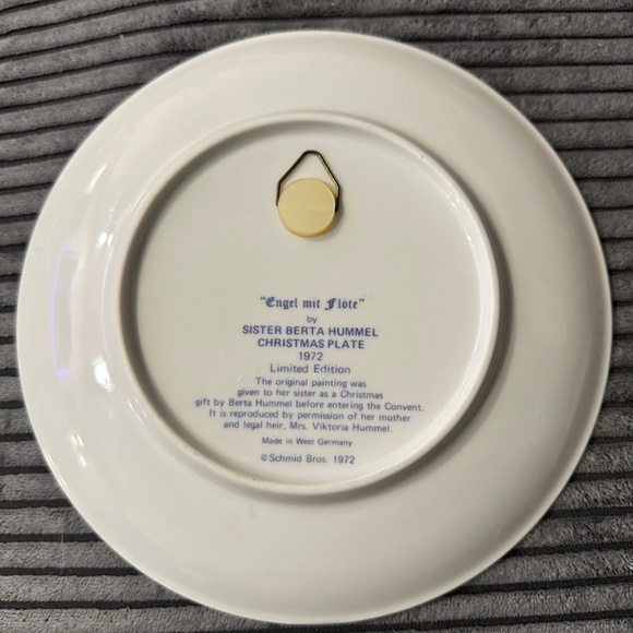 Sister Berta Hummel Plates Limited Edition | 1972, 1973, 1975, 1976, 1978, 1979 - Picture 2 of 12